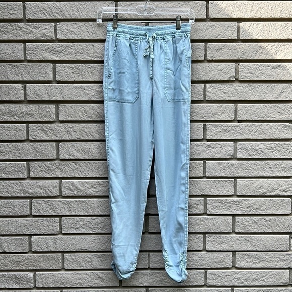 Thread and Supply Lightweight Tencel Chambray Joggers XXS - Picture 1 of 11